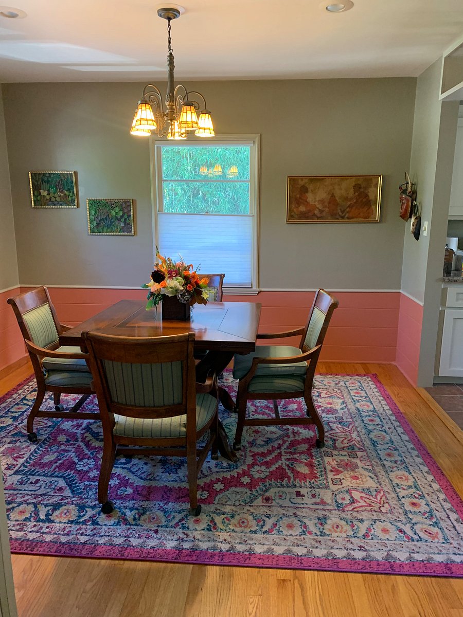 Dining room.