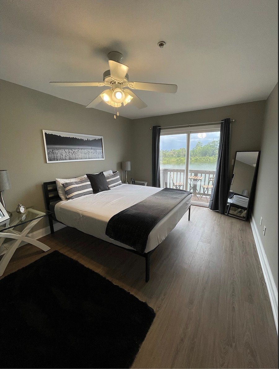 Master Bedroom - King Bed
