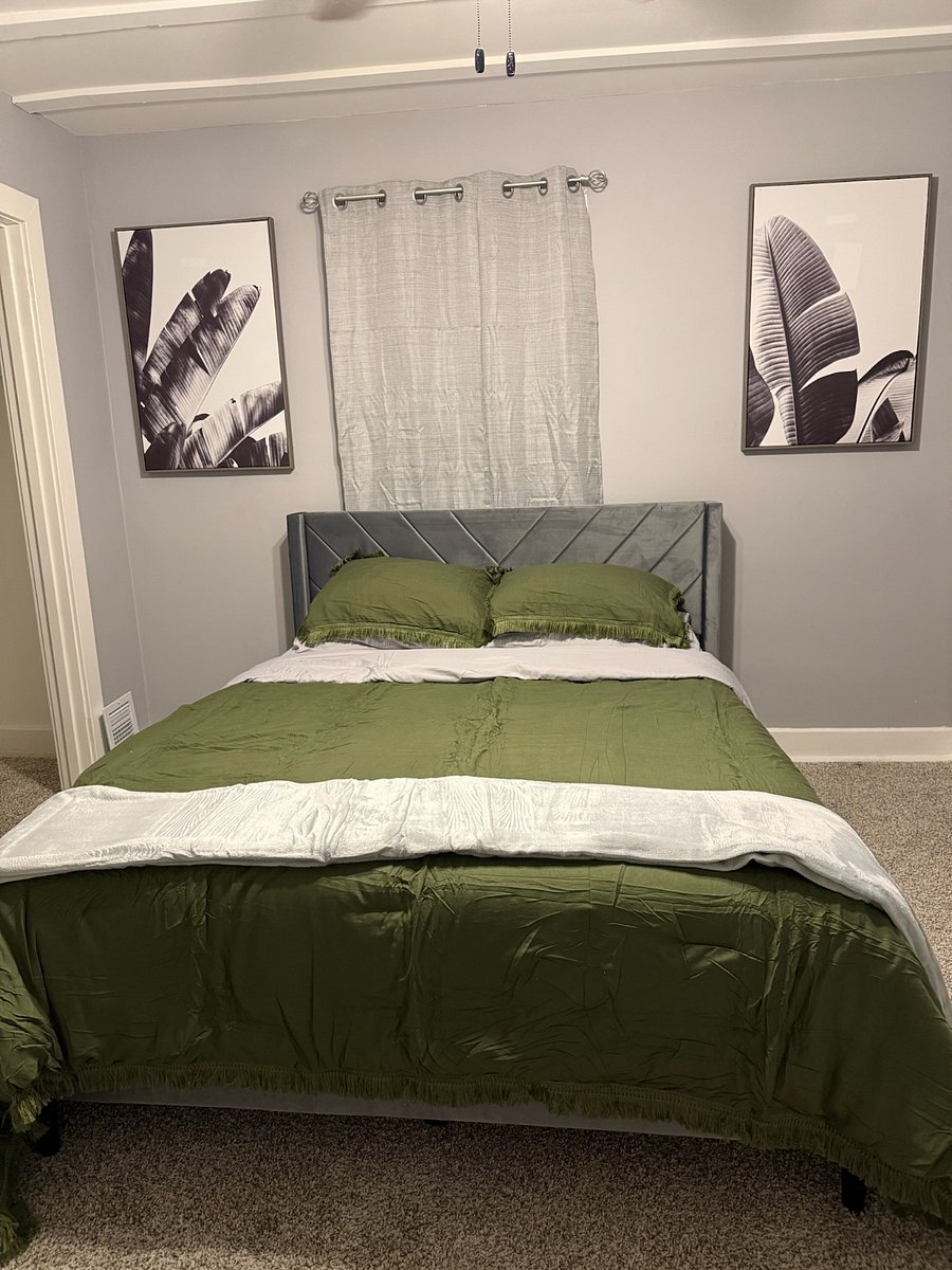Bedroom 2 - queen bed
