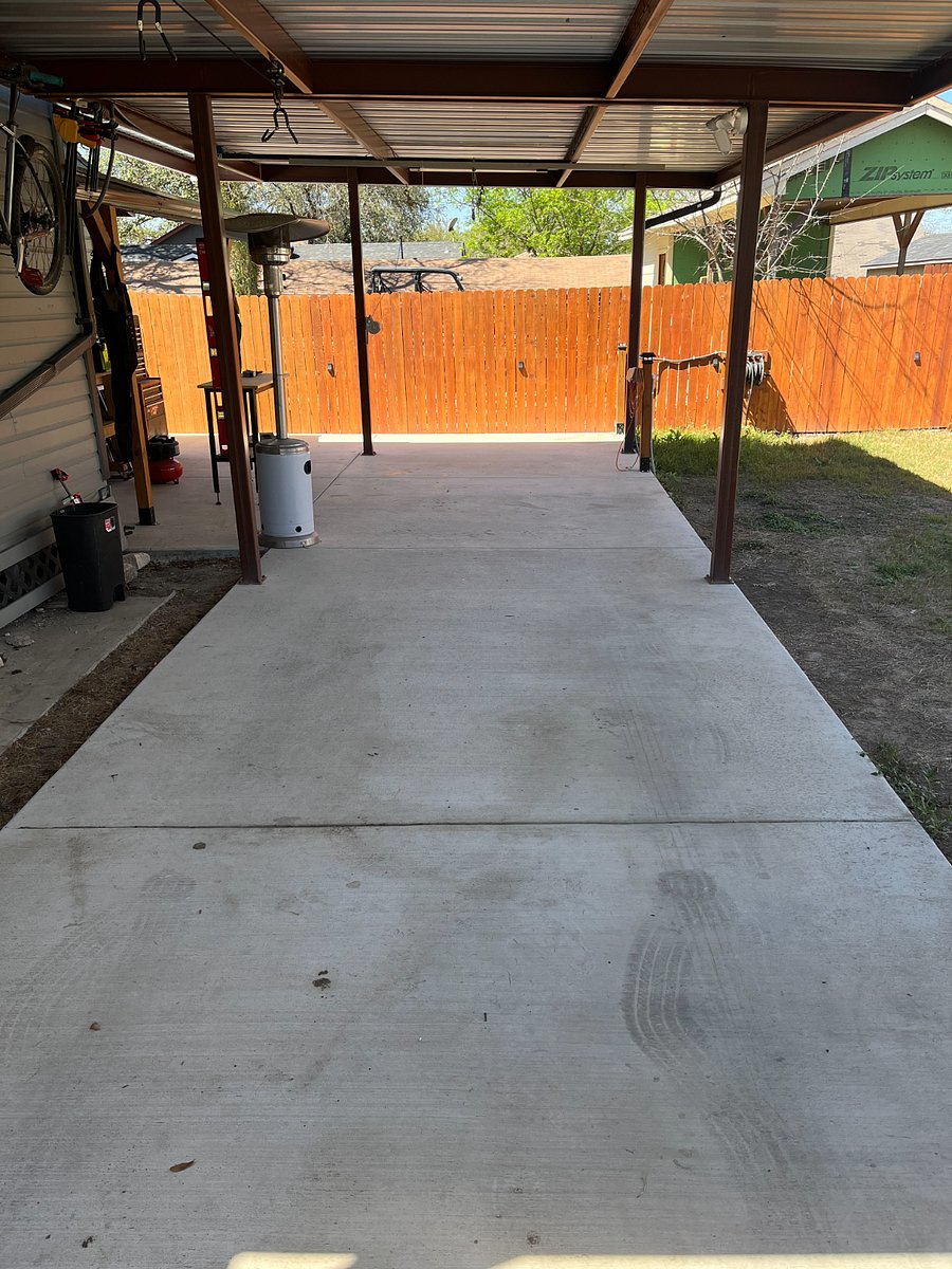 Driveway / Carport