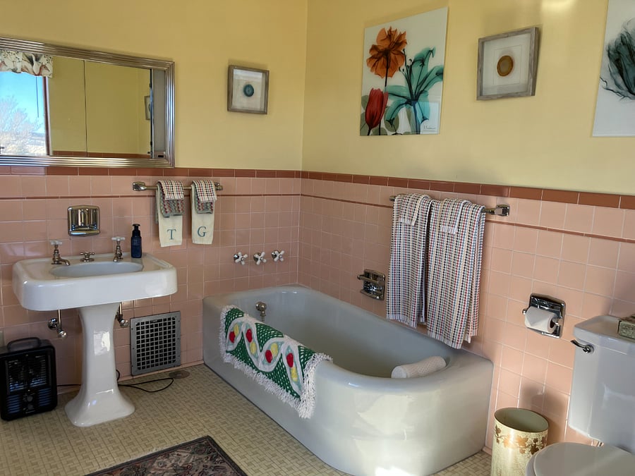 Spacious soaking tub