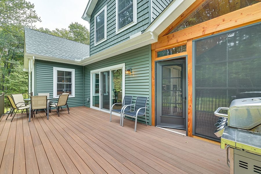 Rear deck