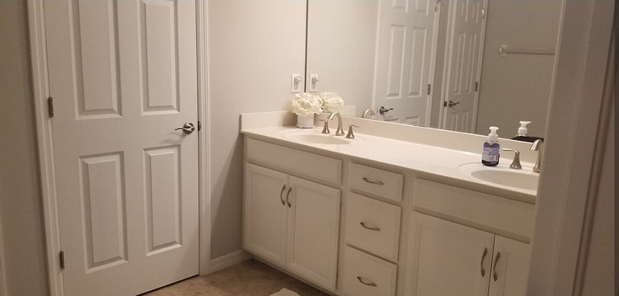 Private en-suite bathroom with rain shower