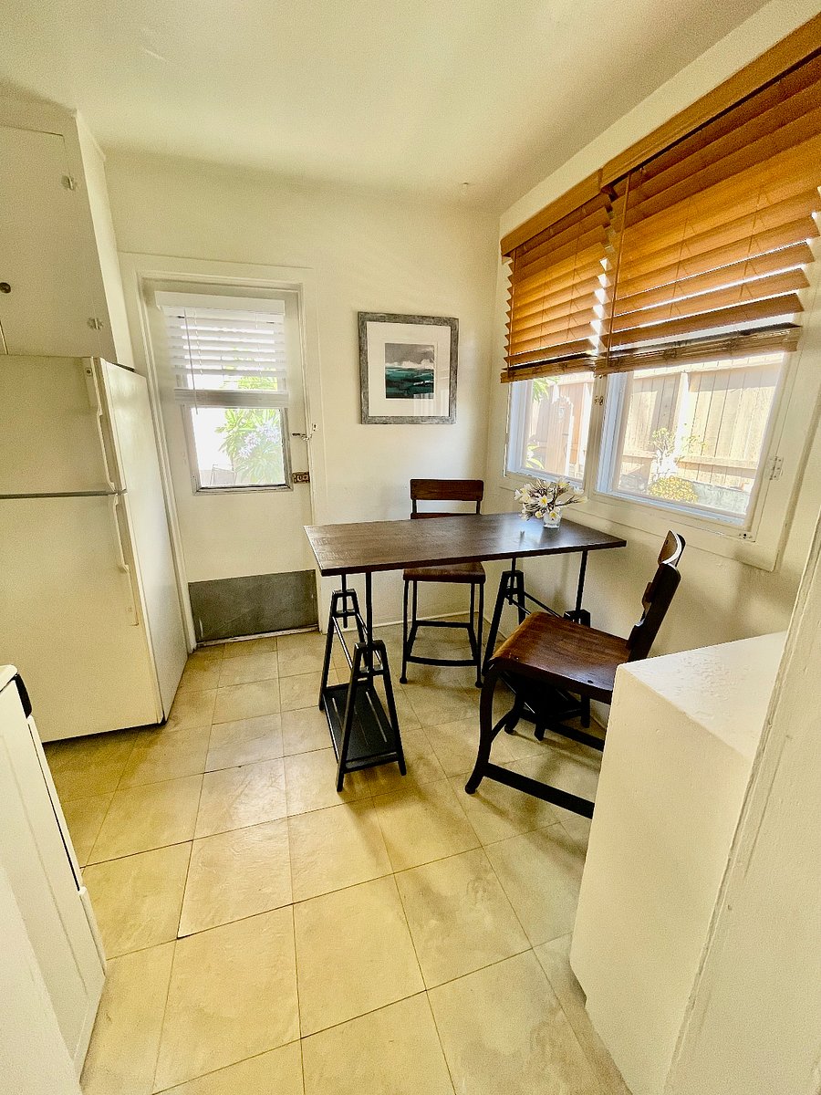4081- Kitchen/Dining area