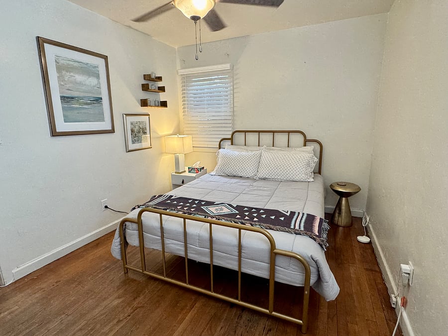 4081- Queen Bed