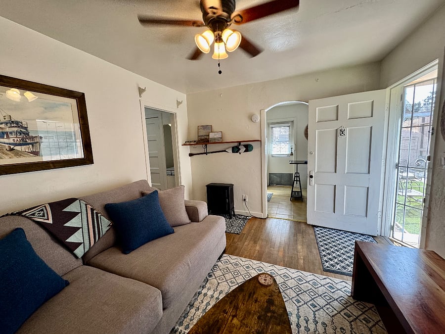 4081- living room