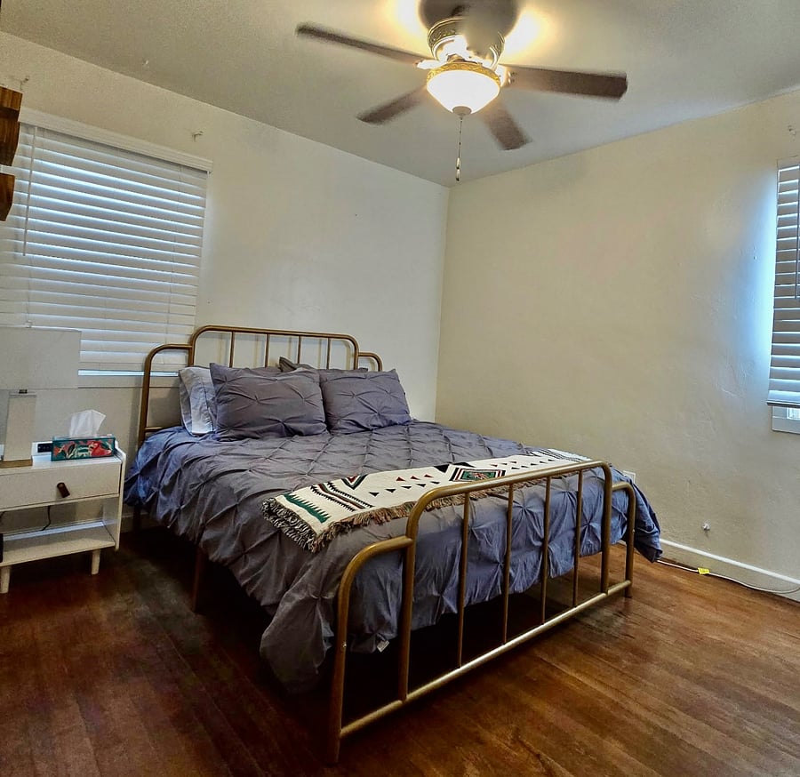 4081- Queen Bed