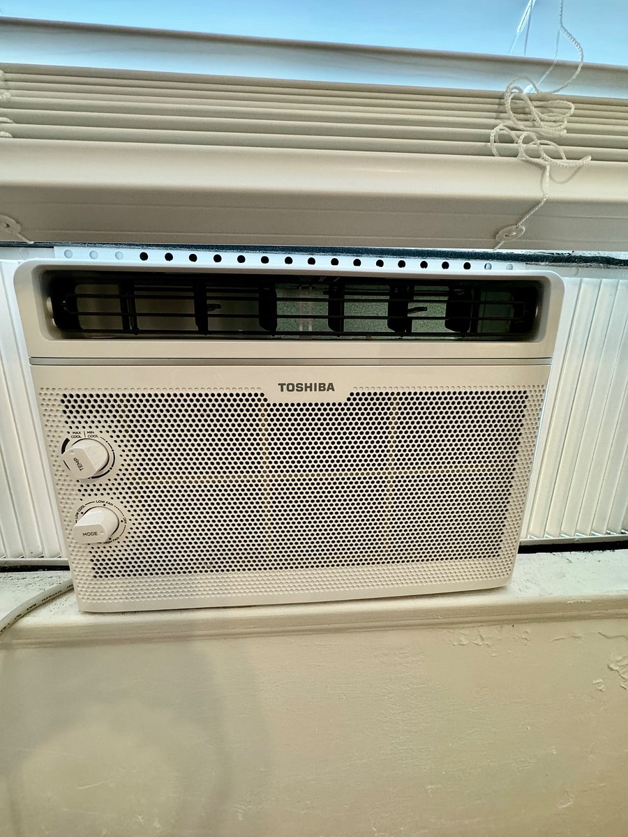 4089- window AC unit