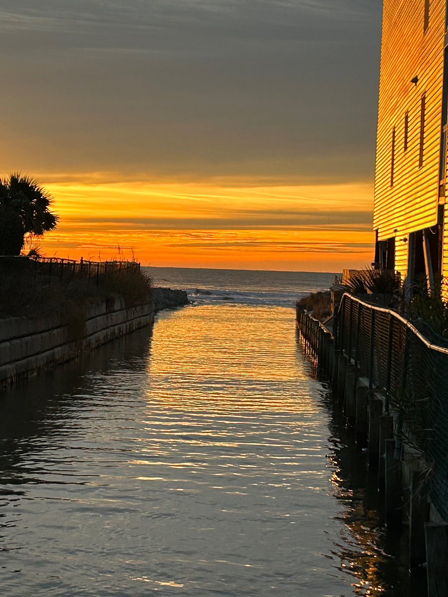 Just 4 blocks to the beach 