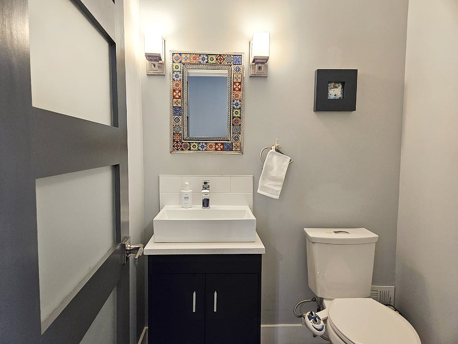 Half-bath on the 1st level (shared)
It has manual bidet.
