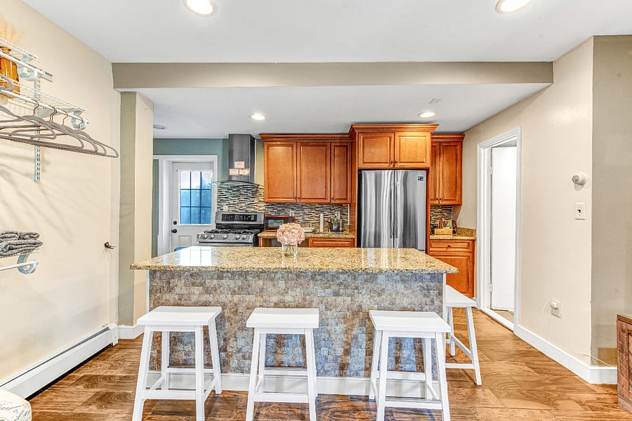 Shared full chef's kitchen downstairs