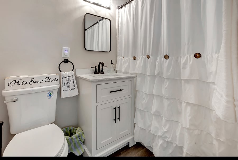 Room 2 & 3 shareed bathroom 