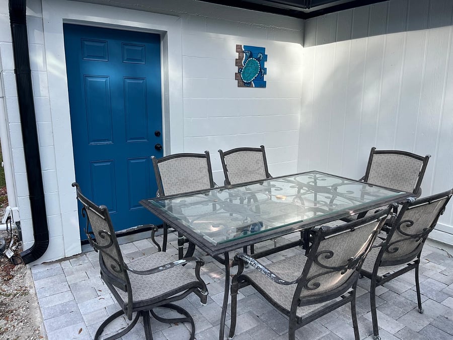 Main house outdoor table 