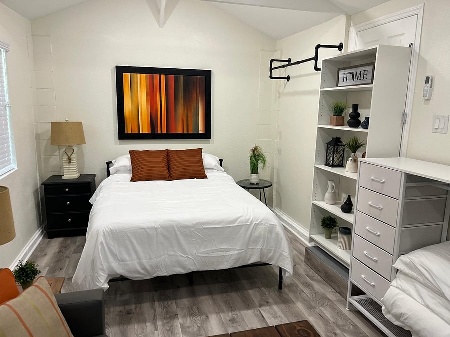 Studio (optional rental)