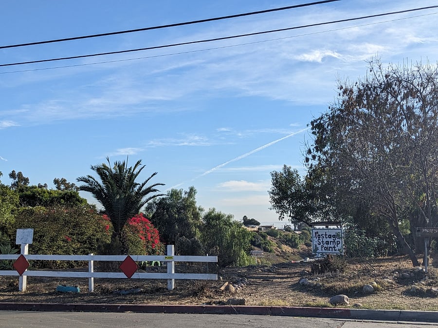Park Entrance 40 yards from your door.