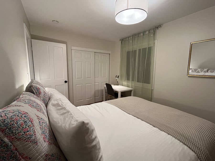 Bedroom 2 with queen size bed