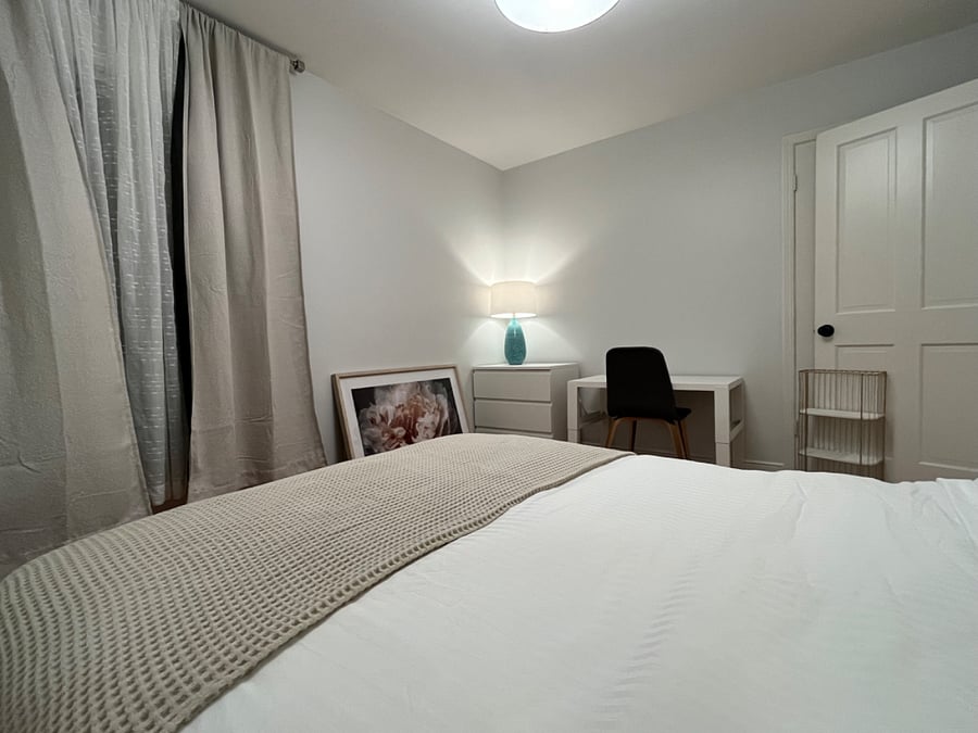 Bedroom 3 with double size bed. 