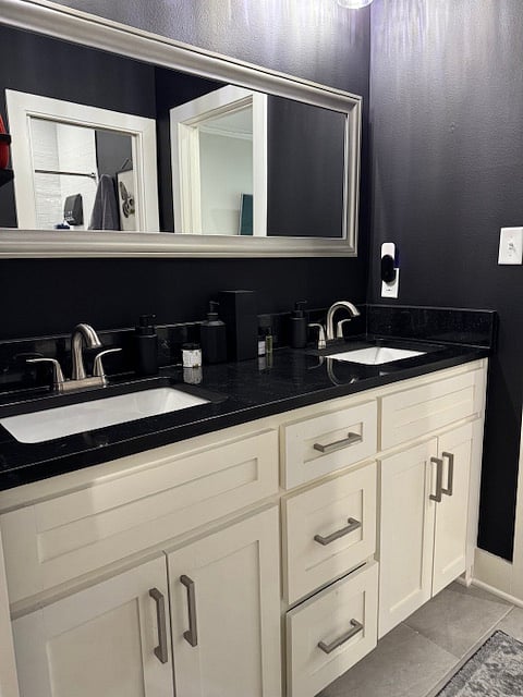 Double sink in master bathroom