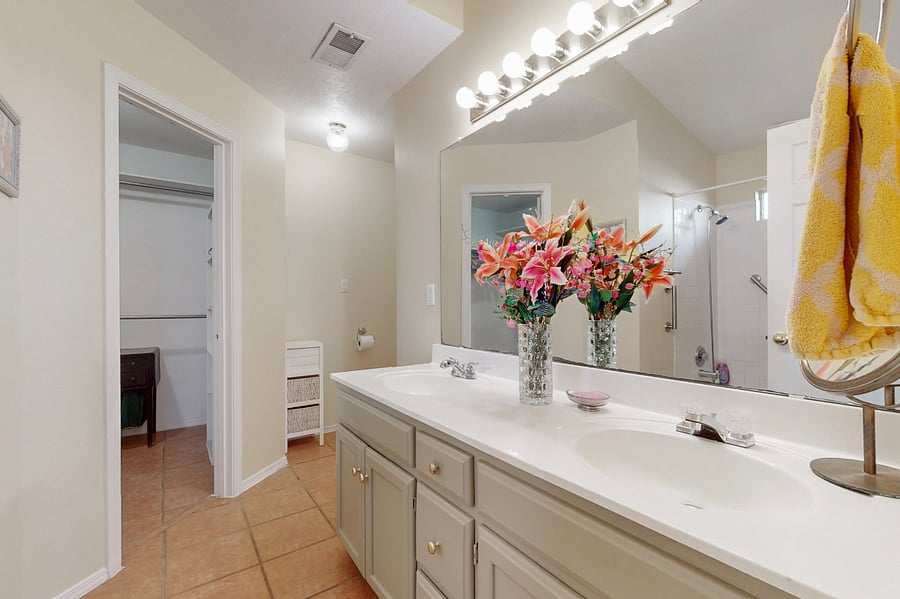 Private bathroom 