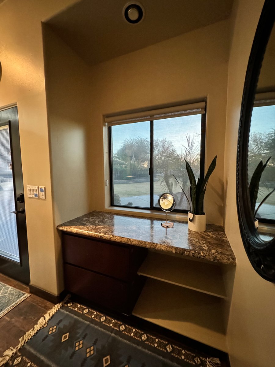 Dressing vanity and storage 