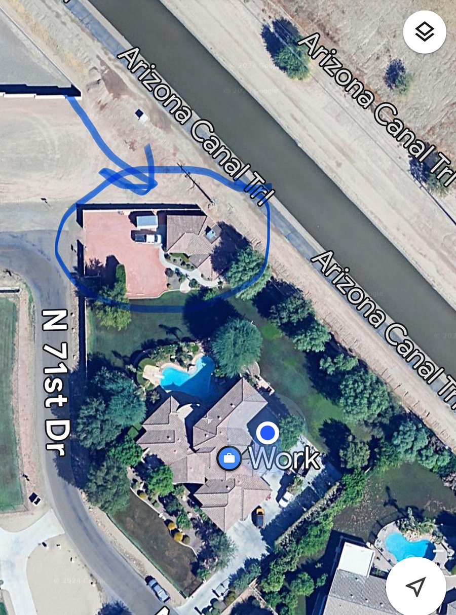 Guest House on main gated property 1.25 acres.  Arizona Canal right behind casita, for biking or hiking.  