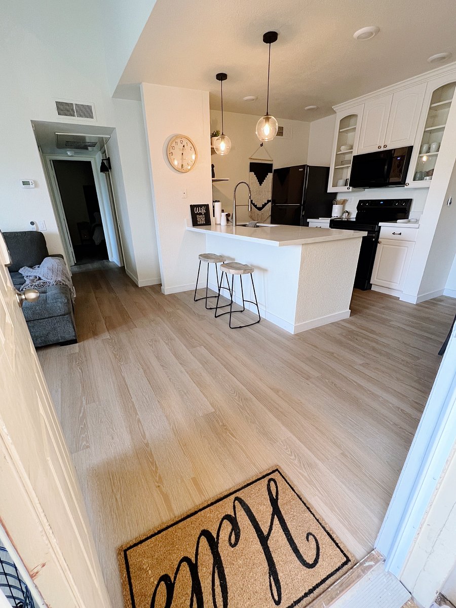 This is the view when you walk into The Sunshine Retreat. There is plenty of space for comfort and a great kitchen for cooking or enjoying some pre-date drinks if you desire!