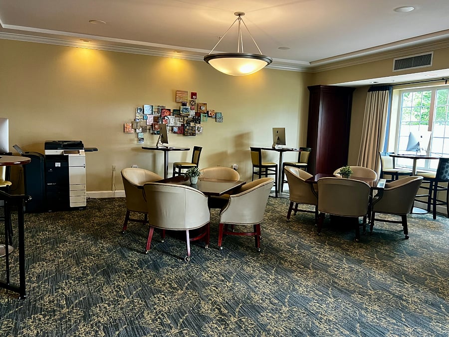 Cyber cafe/business center