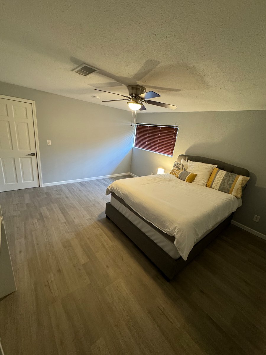 Bedroom 2-Queen Bed
