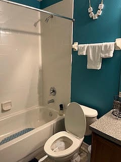Guest bathroom, tub/shower, and toilet