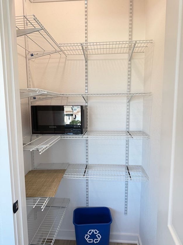 Lots of pantry space