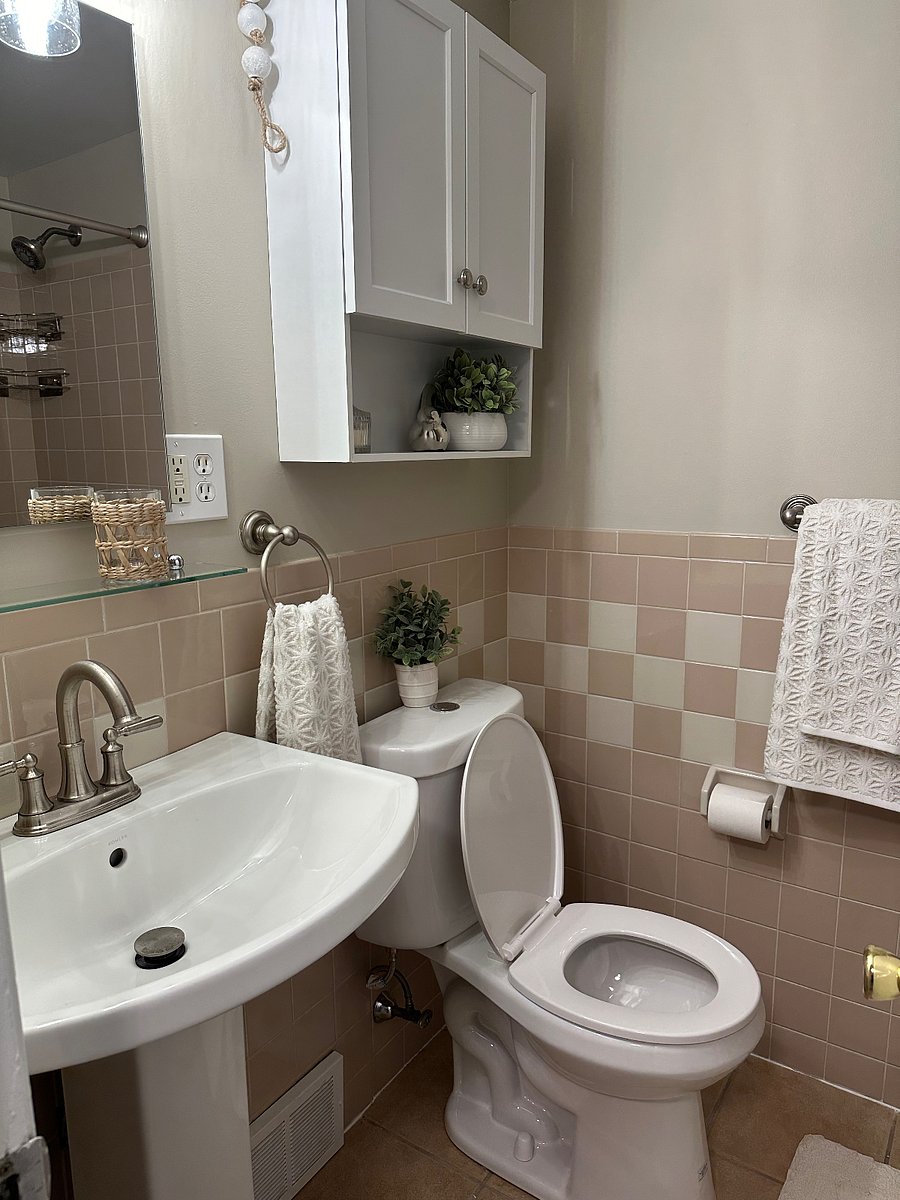 Clean bathroom with all supplies included