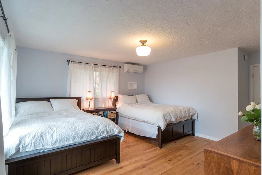 Queen bedroom