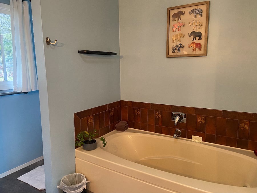 jetted bathtub