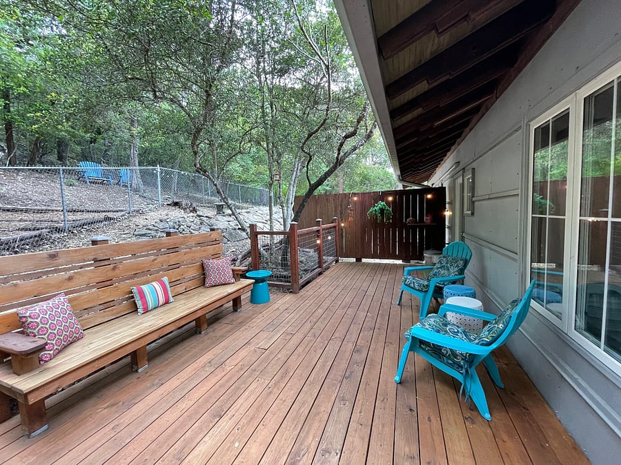 Guesthouse deck and entrance