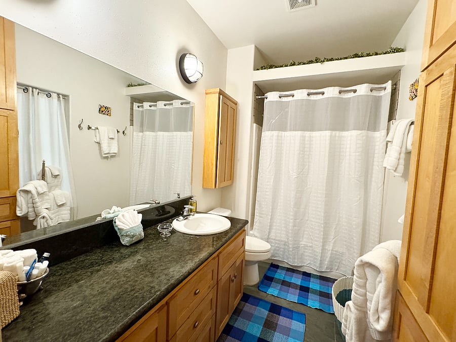 Guesthouse bath