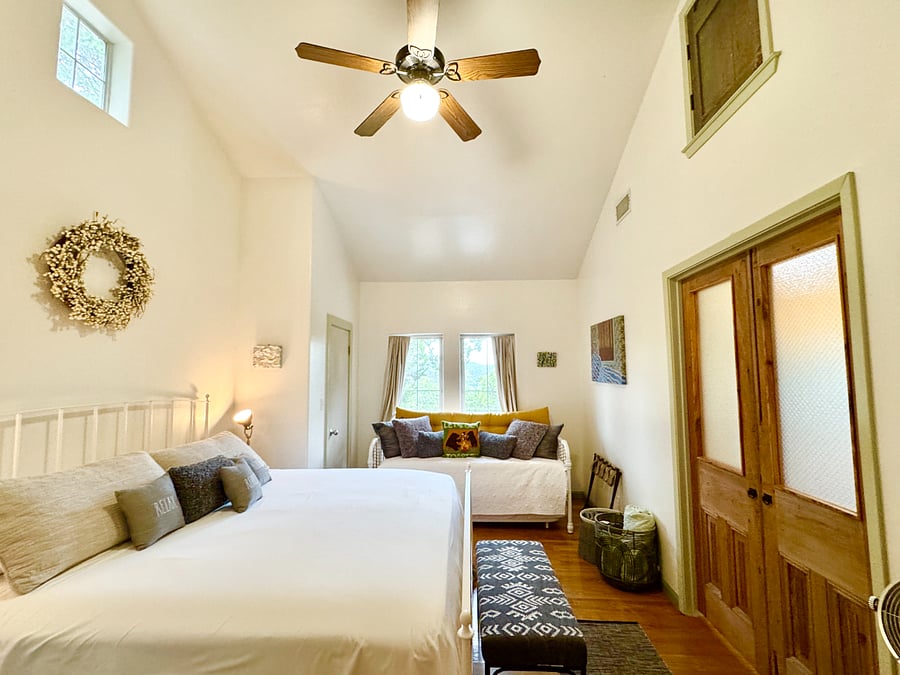 Guesthouse bedroom
