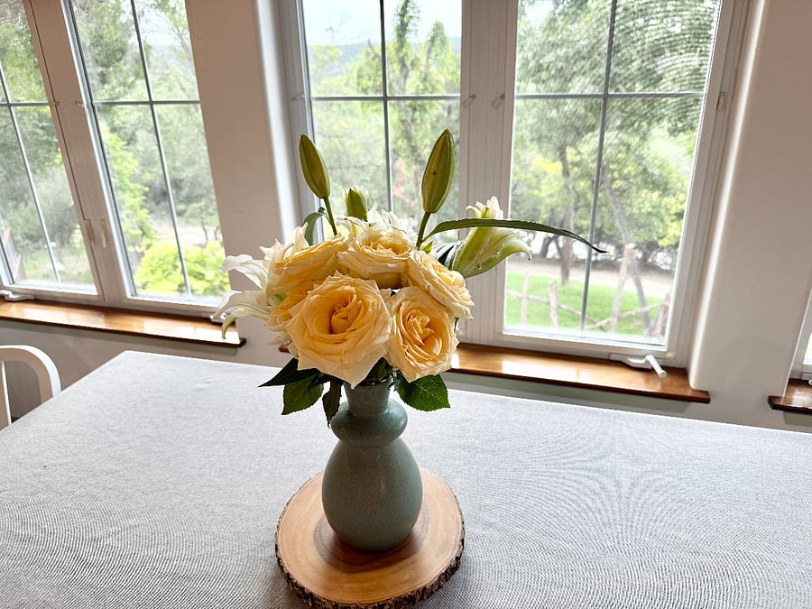 Fresh flowers for guests arrival