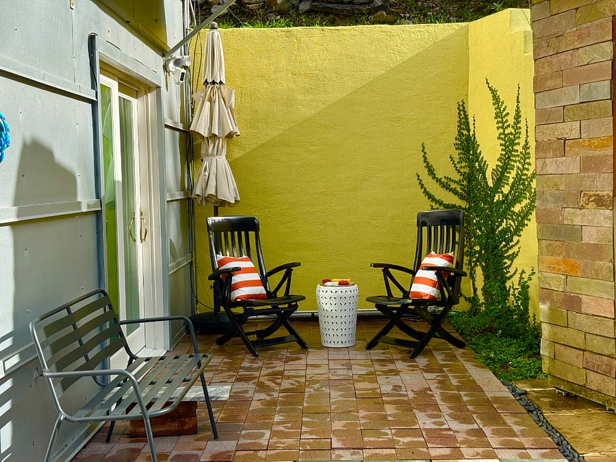 Private Entrance to poolside suite