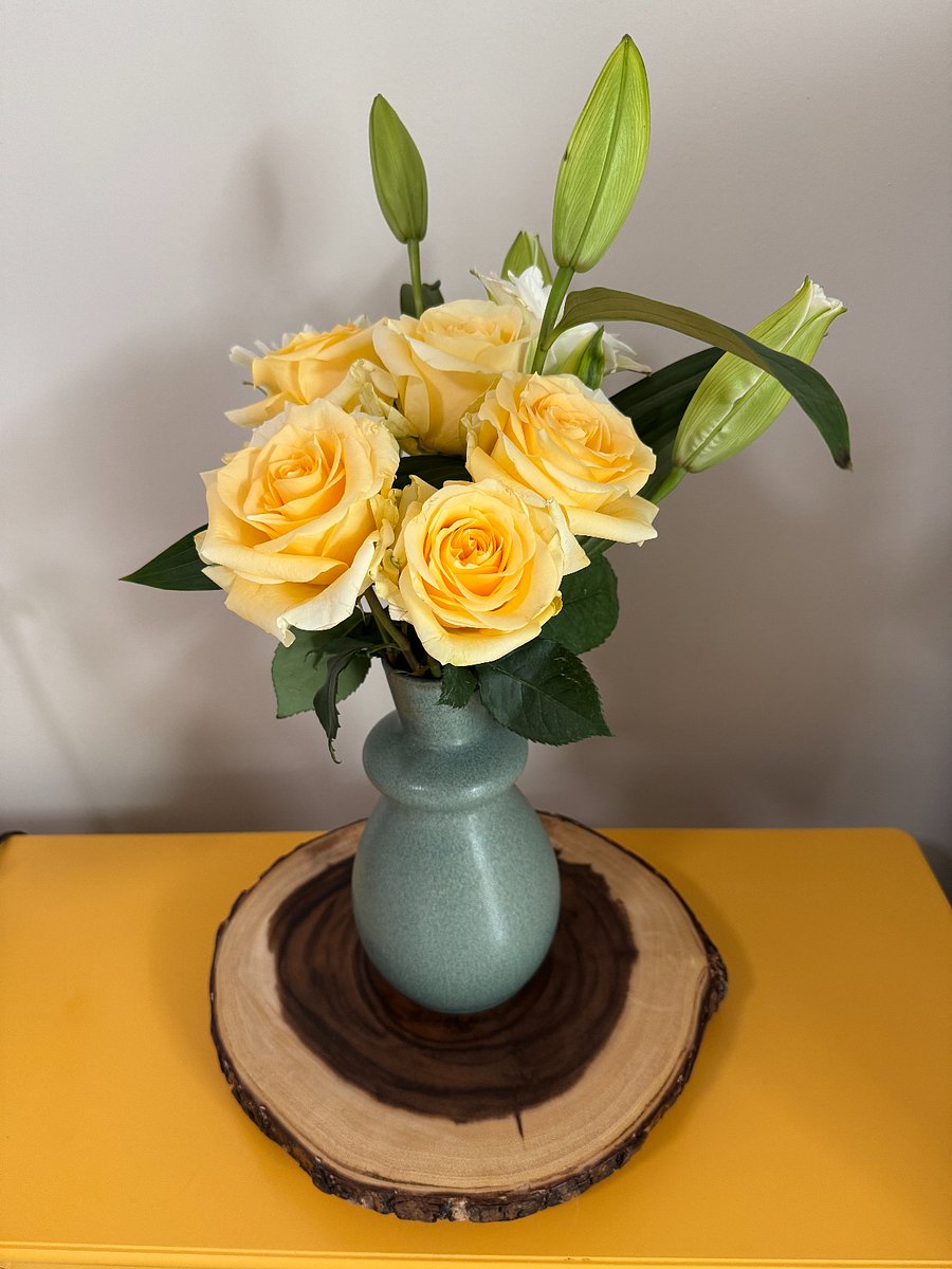 Fresh flowers for each arrival