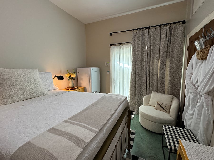 Poolside suite