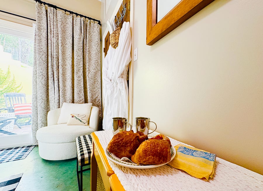 Poolside suite