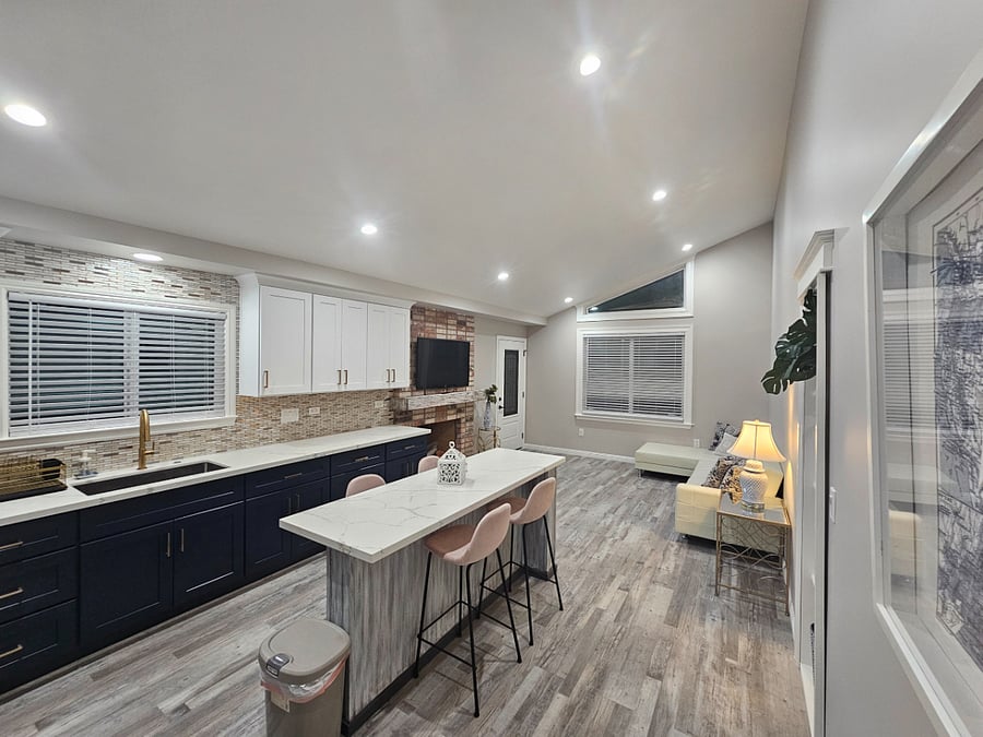 Kitchen / Living Room