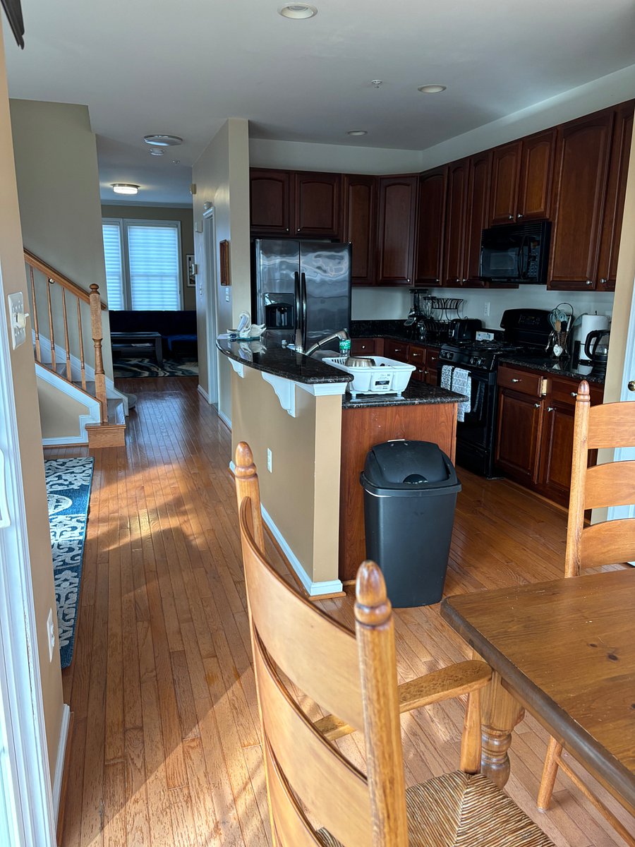 full kitchen