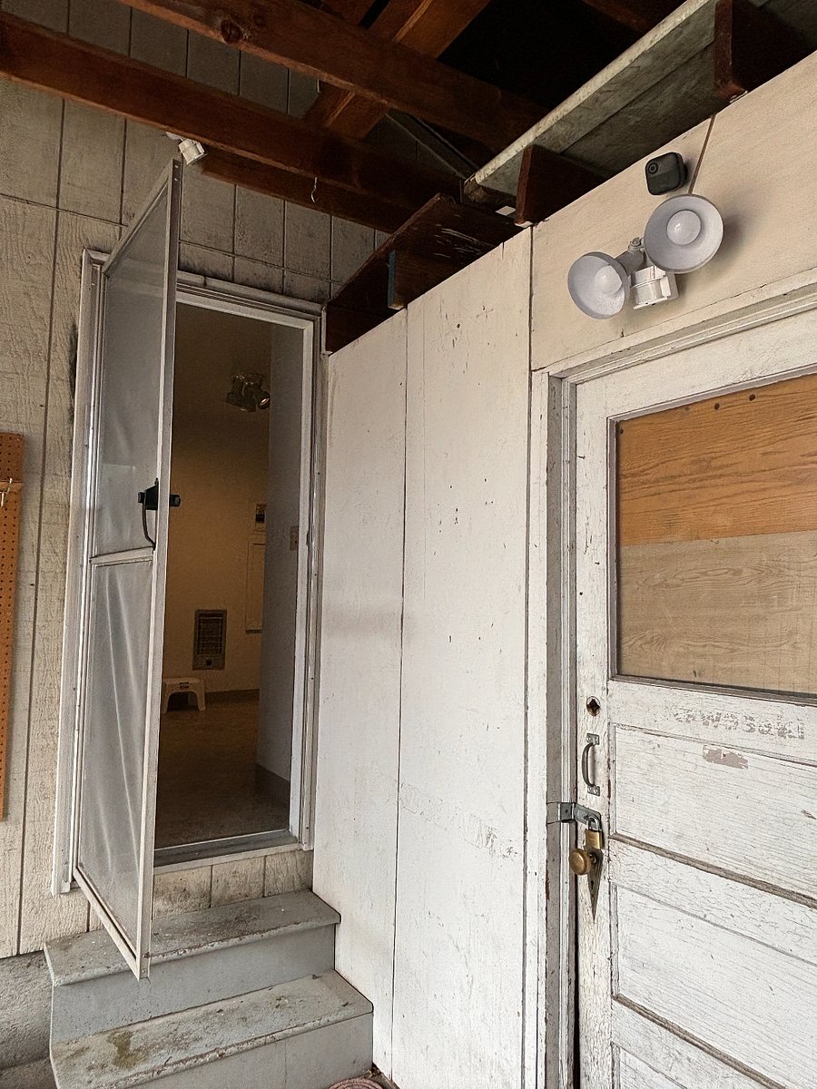 security cameras back door and front entrance