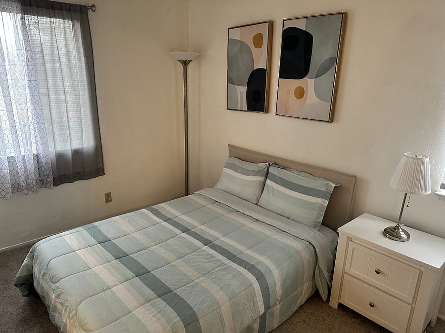 Bedroom 3 with brand new full size bed
Brand new dresser
Brand new end table
37 inch televison with Roku and YouTube TV
One lamp
Closet space (6 ft x 2 ft)
**Currently being rented**