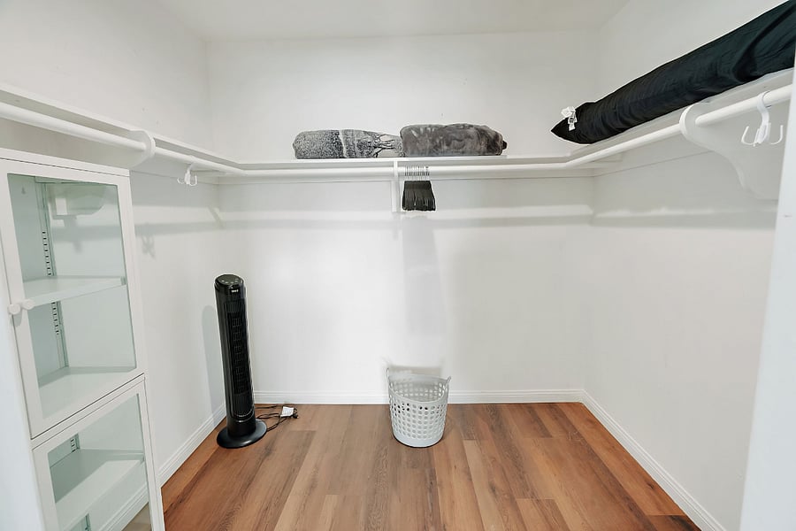 Walk in closet