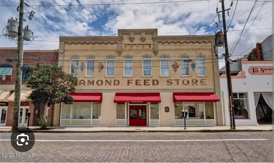Apartment is in the old Diamond Feed Store @  7 South 2nd Street. Coded entrance door access into a courtyard and upstairs to the apartment.  No elevator.