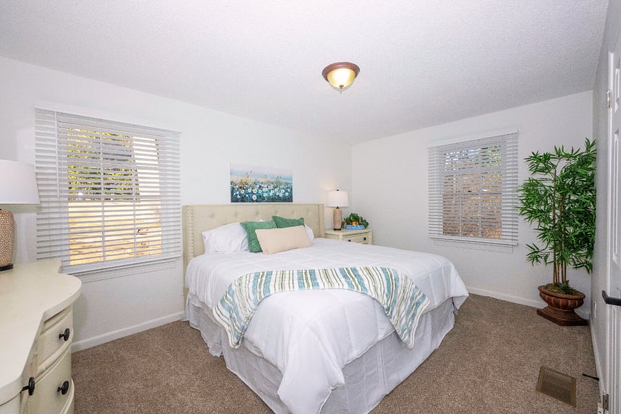 King guest bedroom.