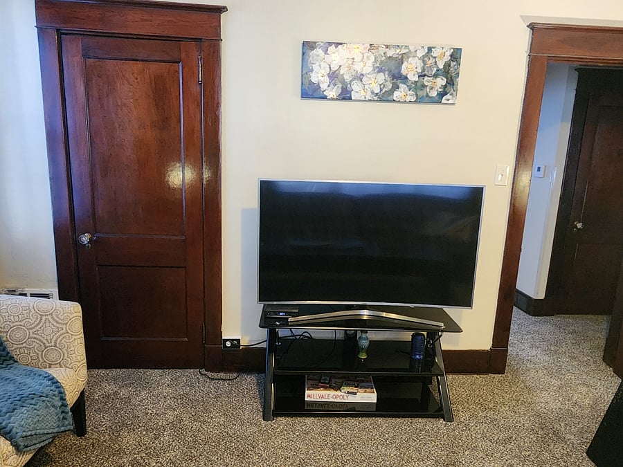 55 inch Samsung TV with cable box