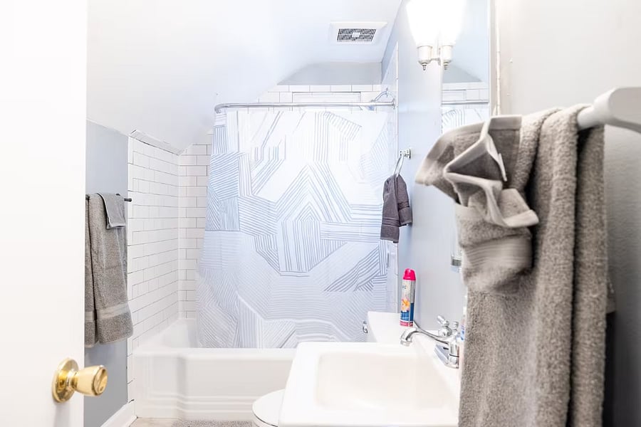 Full bathroom